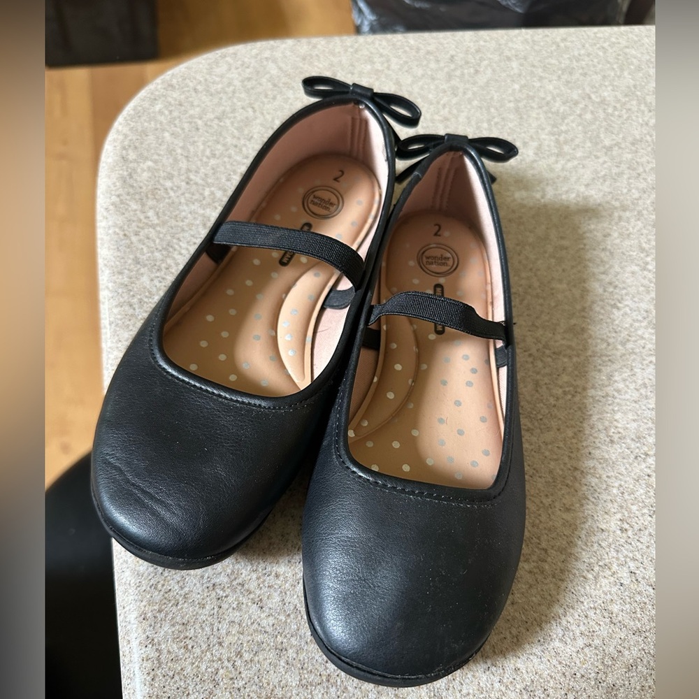 Girls size 2 black flats